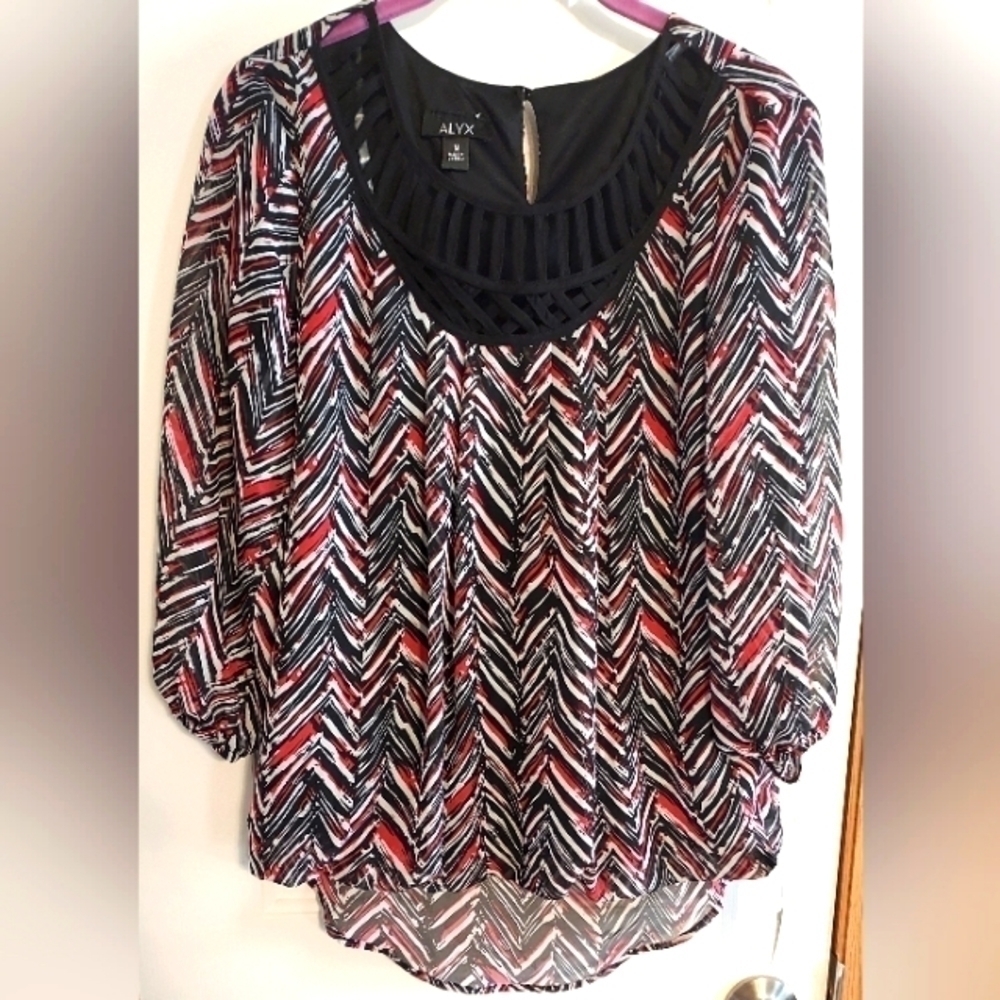 𝅺nwt - Alyx brand women's 3/4 sleeve chevron print hi-low blouse size M
